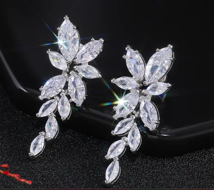 Elegant Silver Tone Marquise Zircon Crystal Leaf Cluster Stud Earrings