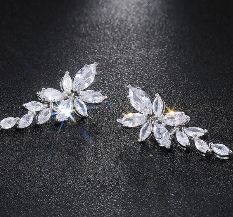 Elegant Silver Tone Marquise Zircon Crystal Leaf Cluster Stud Earrings