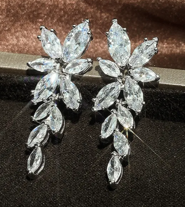 Elegant Silver Tone Marquise Zircon Crystal Leaf Cluster Stud Earrings