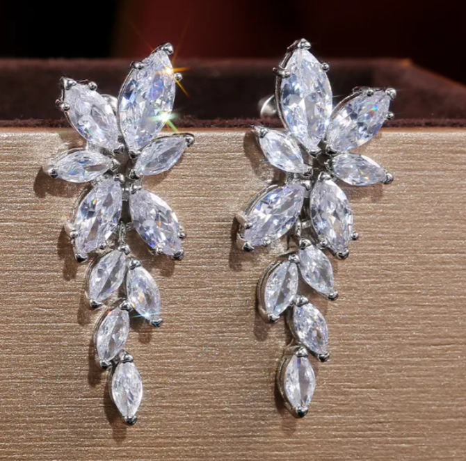 Elegant Silver Tone Marquise Zircon Crystal Leaf Cluster Stud Earrings