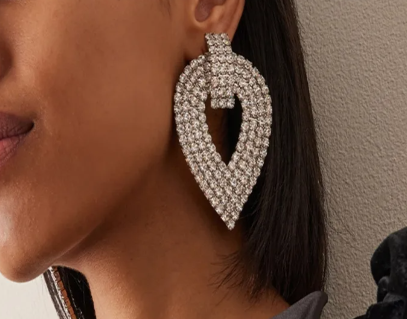 Luxurious Vintage Style Rhinestone Leaf Drop Earrings - Silver Plated