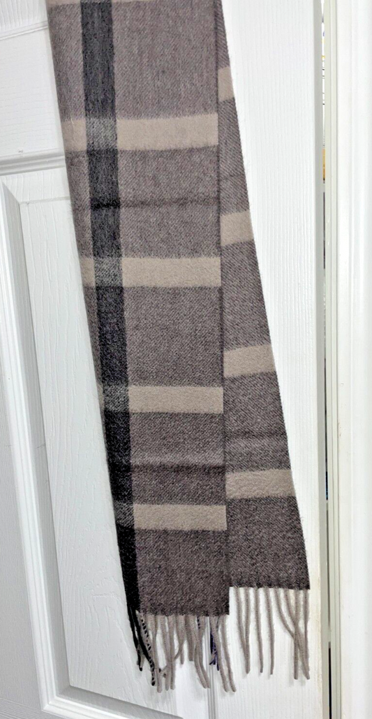 6912298